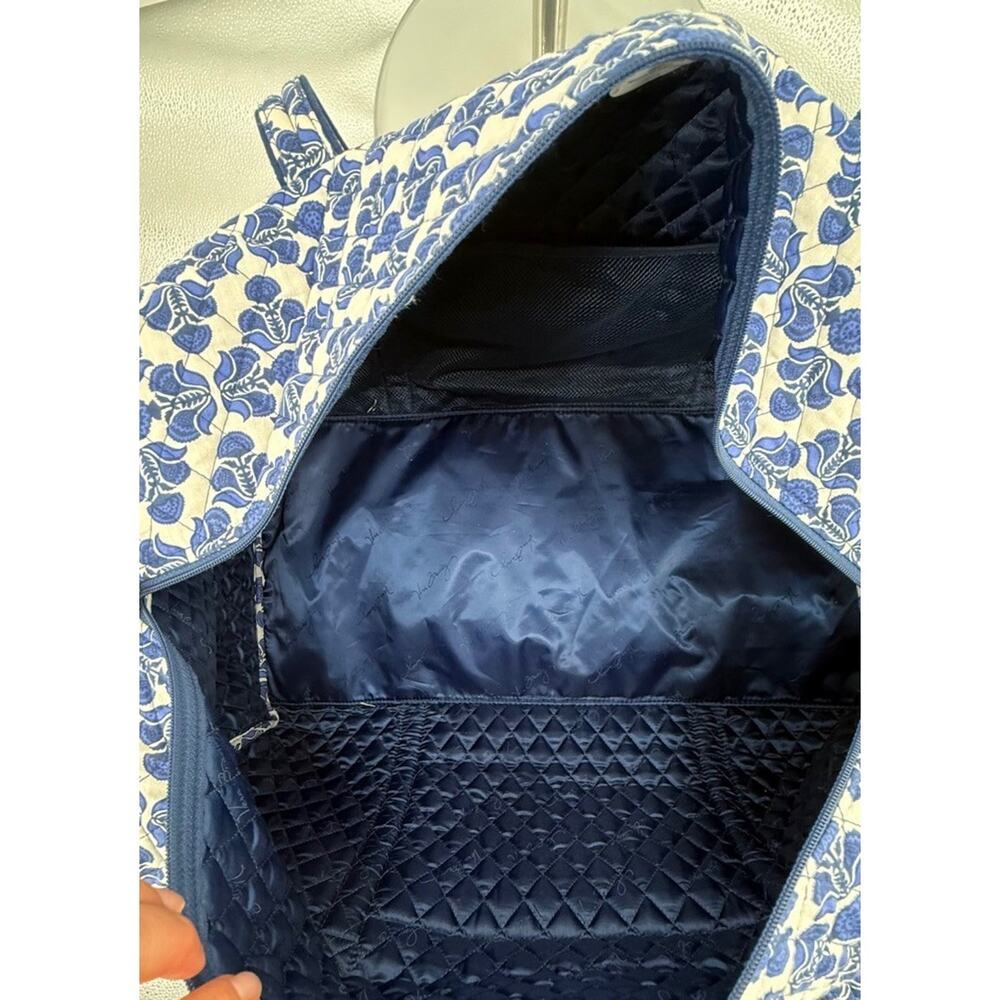 Vera Bradley Large Duffel Travel Bag Cobalt Tile Blue White Quilted Cotton 22” - Picture 13 of 13
